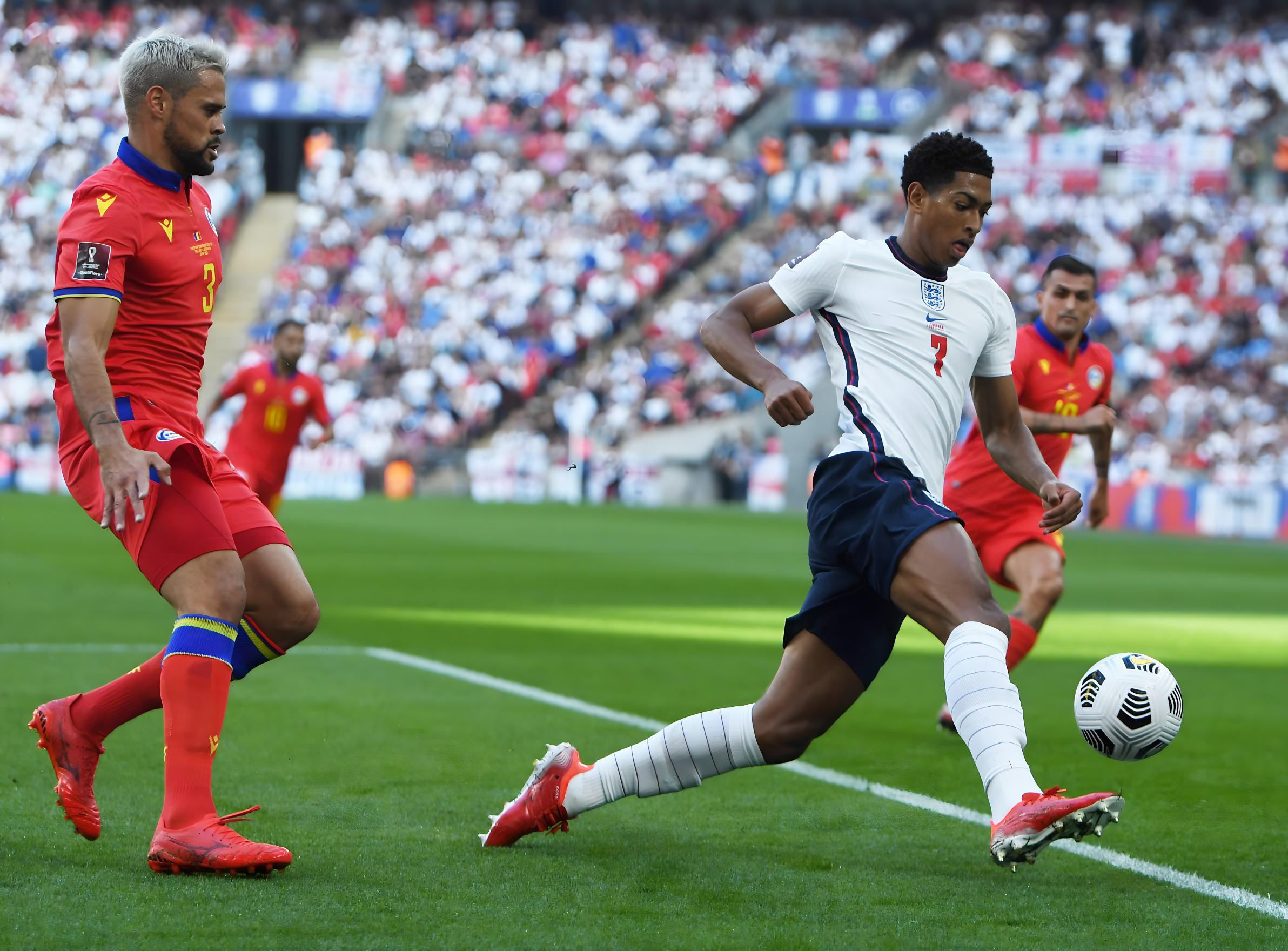 推向舆论高 推向舆论高